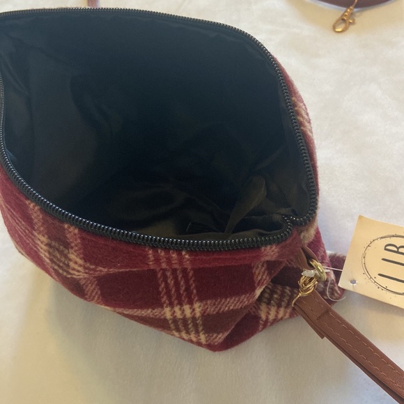 L.I.B flannel purse. - Picture 5 of 6